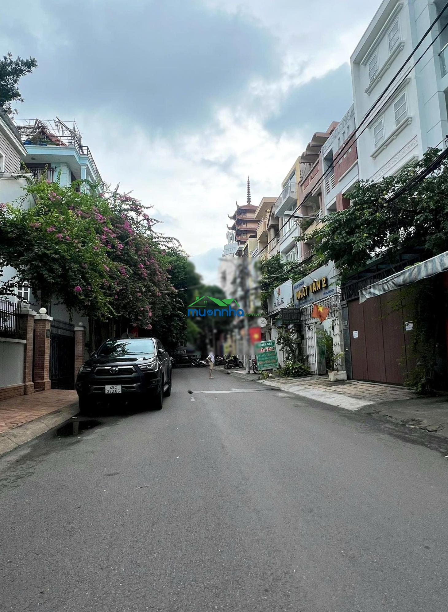 Bán nhà 6 x 15m, 5 tầng ngay khu biệt thự vườn lan q10 - giá: 18.9 tỷ