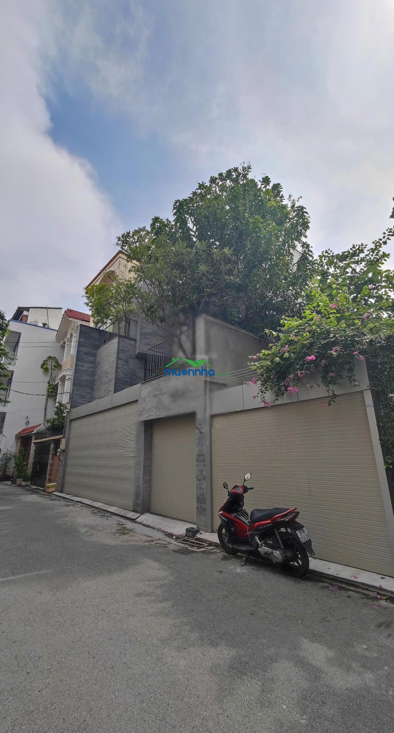 Tòa nhà 4 tầng 12 phòng (5x20m), có thang máy. dòng tiền 1,2 tỷ/năm. cách sân bay 600m - 21,5 tỷ - 2