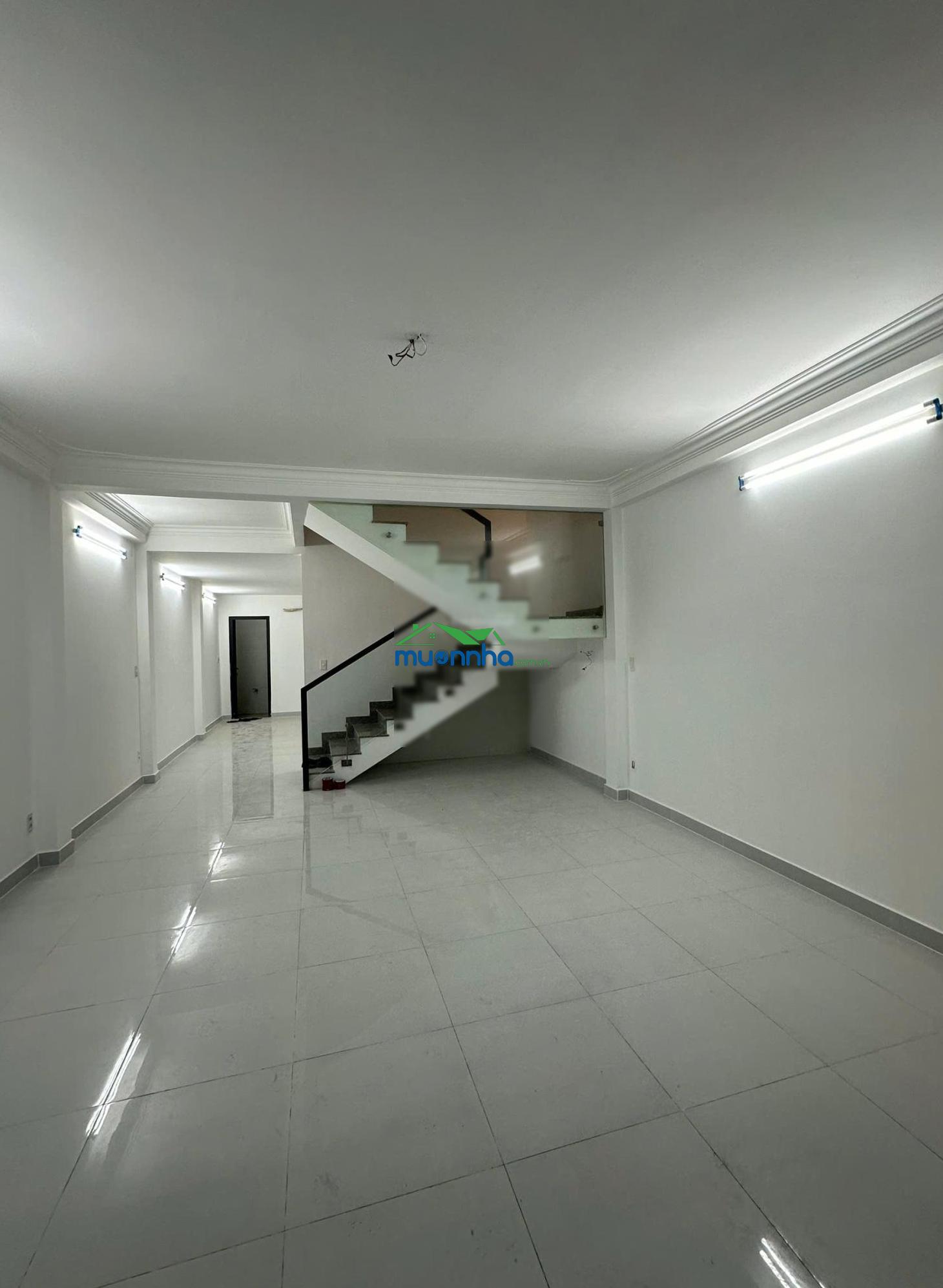 Chính chủ cần bán nhà phố cách phú mỹ hưng chỉ 5 phút - giá 10,5 tỷ dt 5x16m - lh: 0929 535 ***