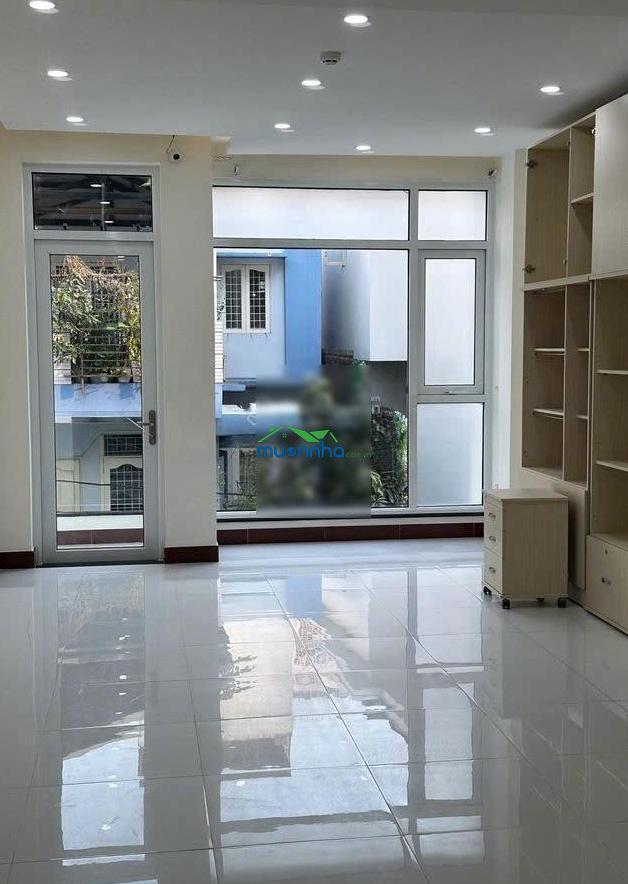 Bán nhà hẻm 22 lữ gia đường thông 8m. .dt: 4 x 15m, 3 lầu. lh: 0901, 383, 038 trường( khu vip. q11)