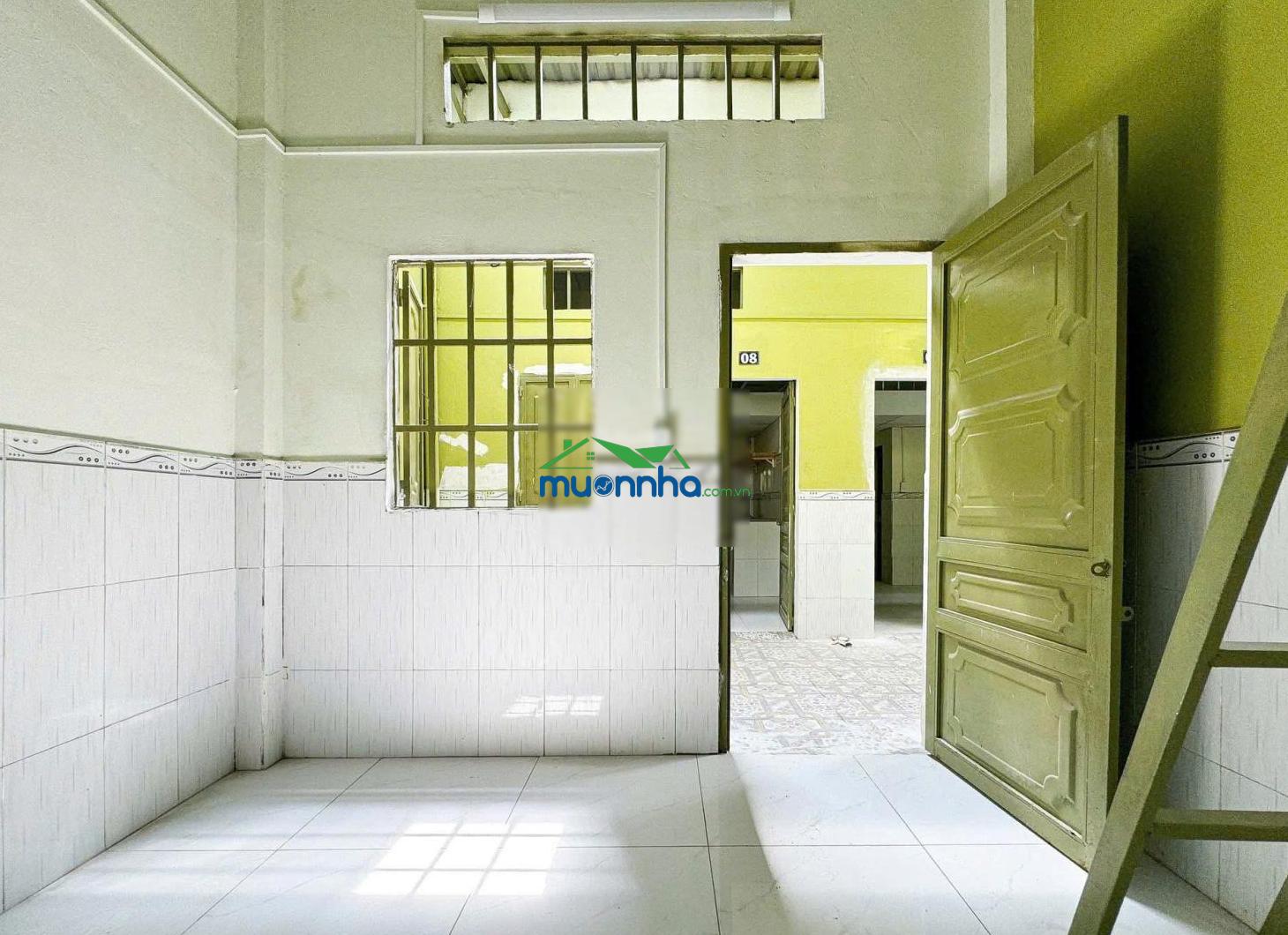 Phòng trọ mới xây ngay đường nguyễn trãi, kế bên chợ xóm vắng
