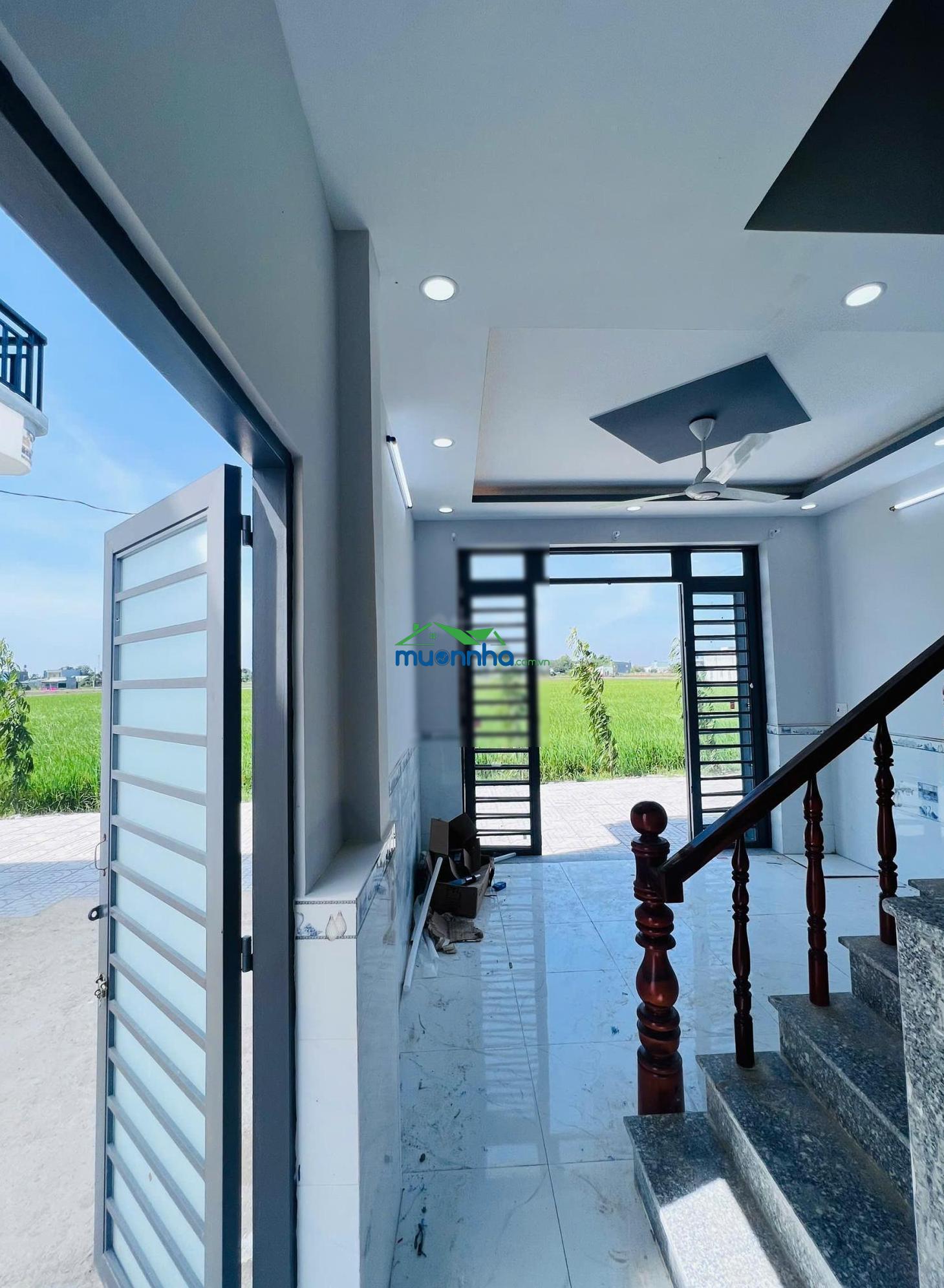 Nhà mới ngay góc, đường ô tô 2wc 2pn 32m², ngã 3 giòng, 650tr hỗ trợ vay, khu đông dân
