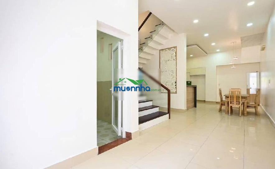 Căn nhà ngang khủng 6.5m, 2 mặt thoáng ôtô đỗ cửa, cách mt vài căn, ôtô ngủ trong nhà - giá 11.9 tỷ - 2