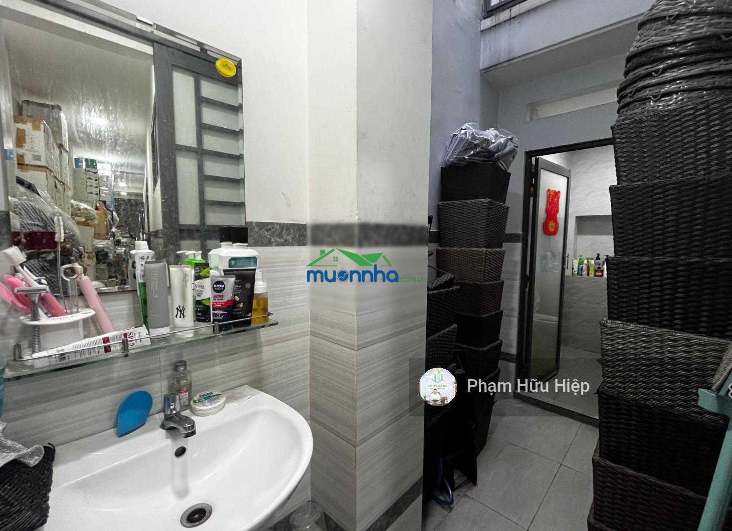 Bán nhà nguyễn trãi quận 1, gần trần hưng đạo - cách hẻm xe hơi 20m, nở hậu, tiện ở ngay - giá 10tỷ - 2
