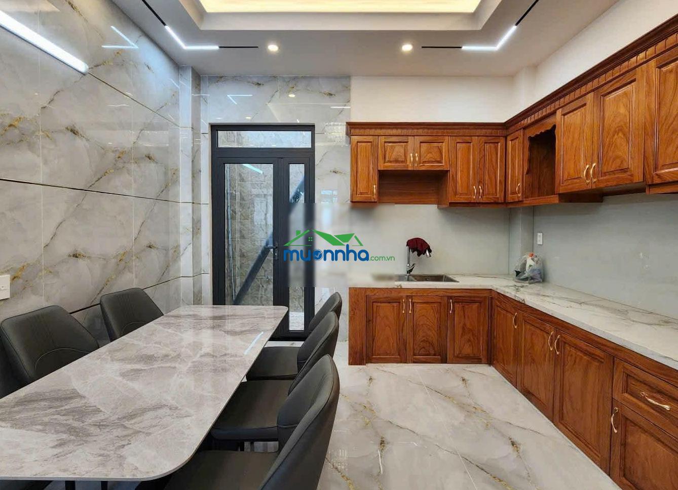 Nhà mới xây 5 lầu góc 2 mặt tiền đường xe hơi 1104 đường tỉnh lộ 10, dt 4x14m