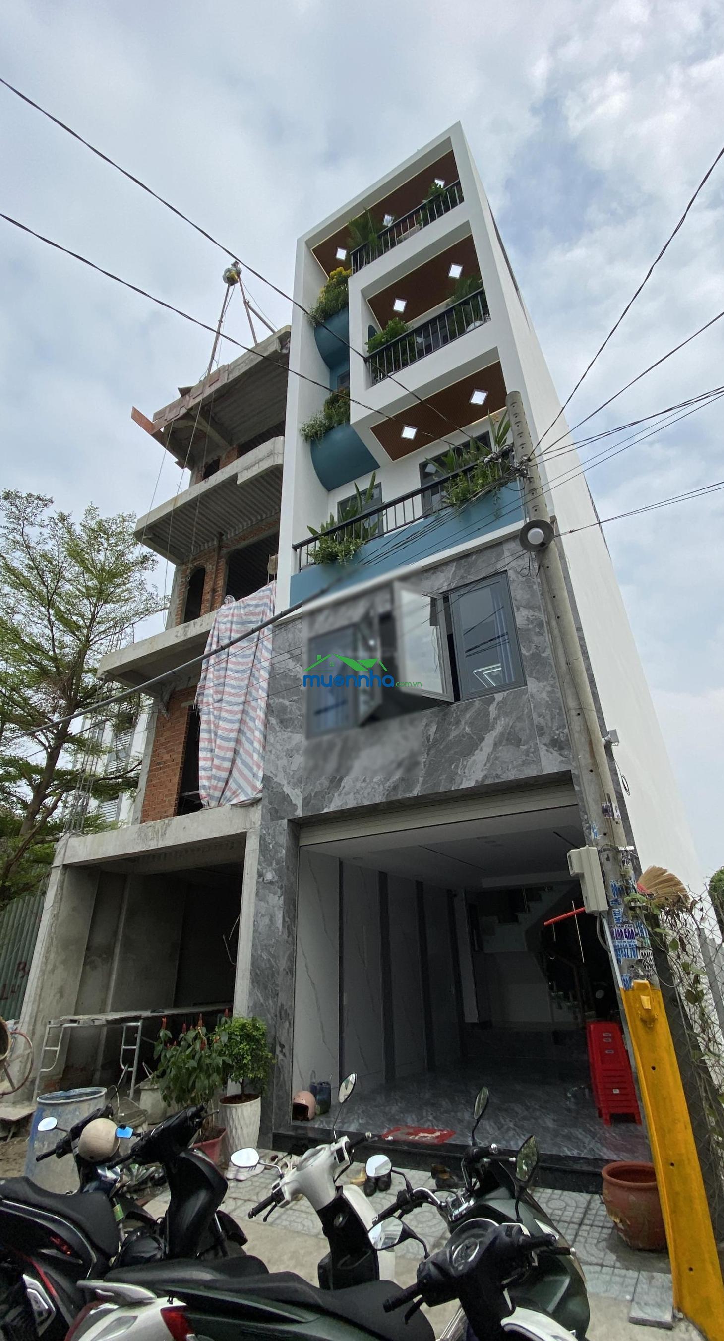 Nhà 1 trệt 1 lửng 3 lầu trước cổng trường học, full nội thất giá 6.8 tỷ. lh 0932 130 ***