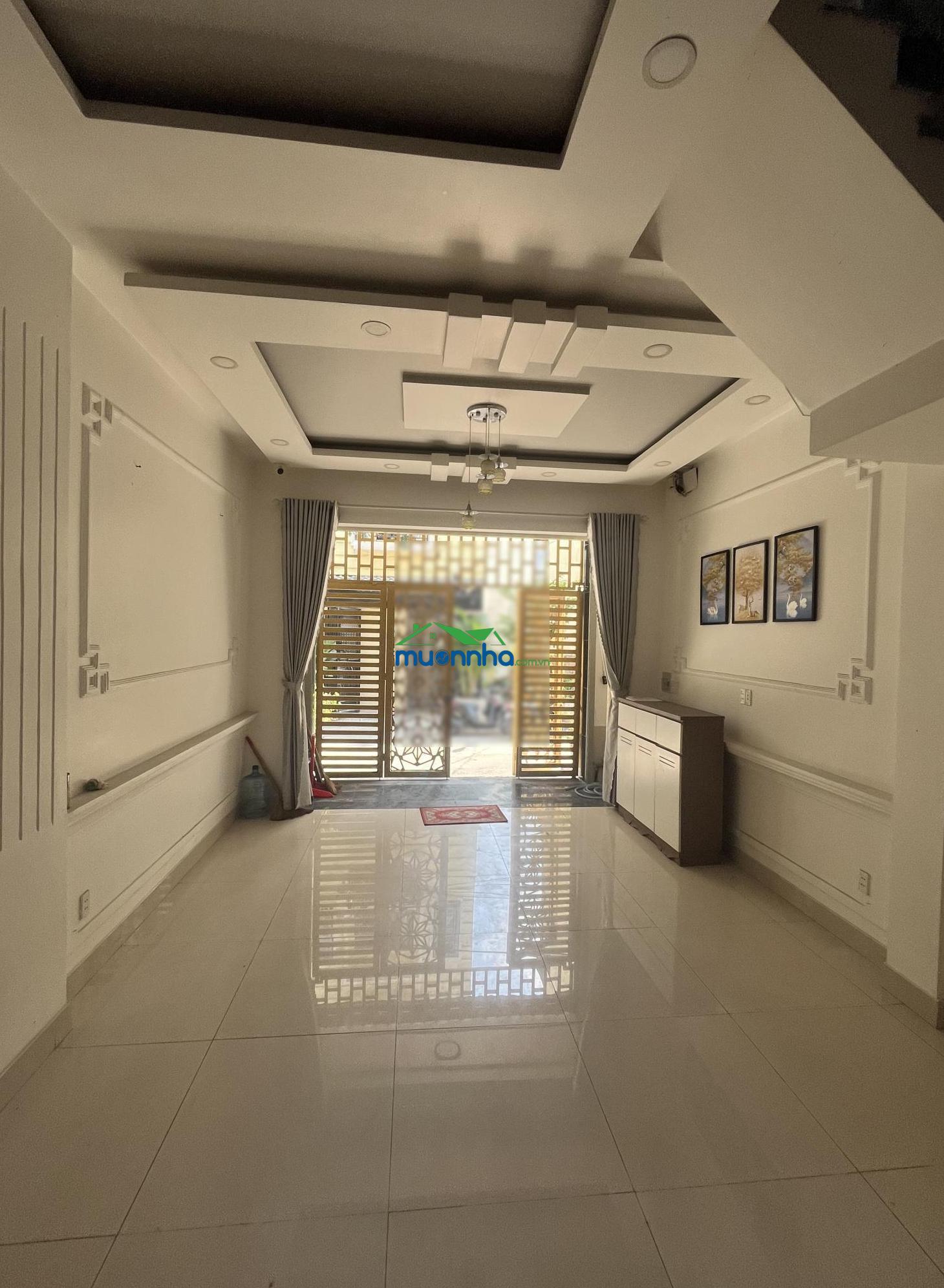 Căn nhà đẹp giá tốt sát cổng vạn phúc - 2