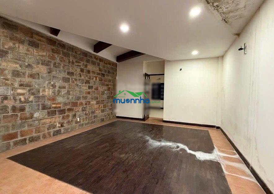 Giảm giá siêu sốc 17 tỷ hạ chào còn 14,6 tỷ - dt lớn - ngang 5m