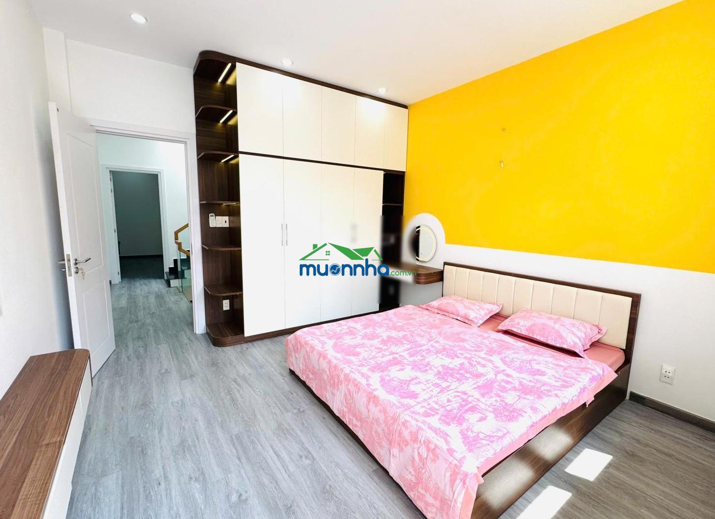 Nhà đẹp sát mặt tiền âu cơ - 4x15m, 1 trệt 2 lầu 3pn 4wc hẻm xe hơi