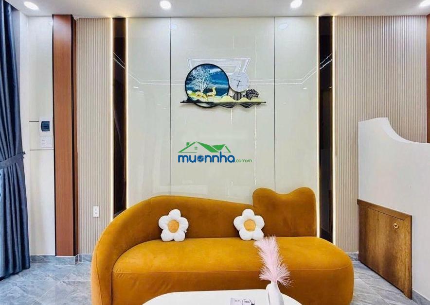 Nhà đẹp 2 tầng, hxh trần thị trọng, 3.1m x 14m, có pn dưới trệt, giá tốt 5.45 tỷ