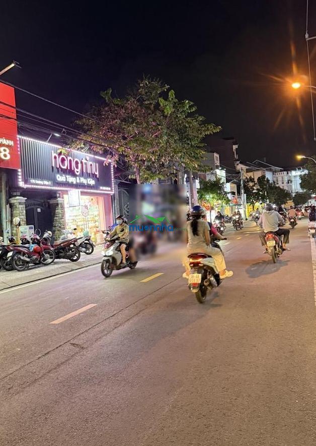 Nhà 2 tầng ngay mt hoàng diệu 2, sát vincom, dt 110m2 giá chỉ 7,5tỷ, shr