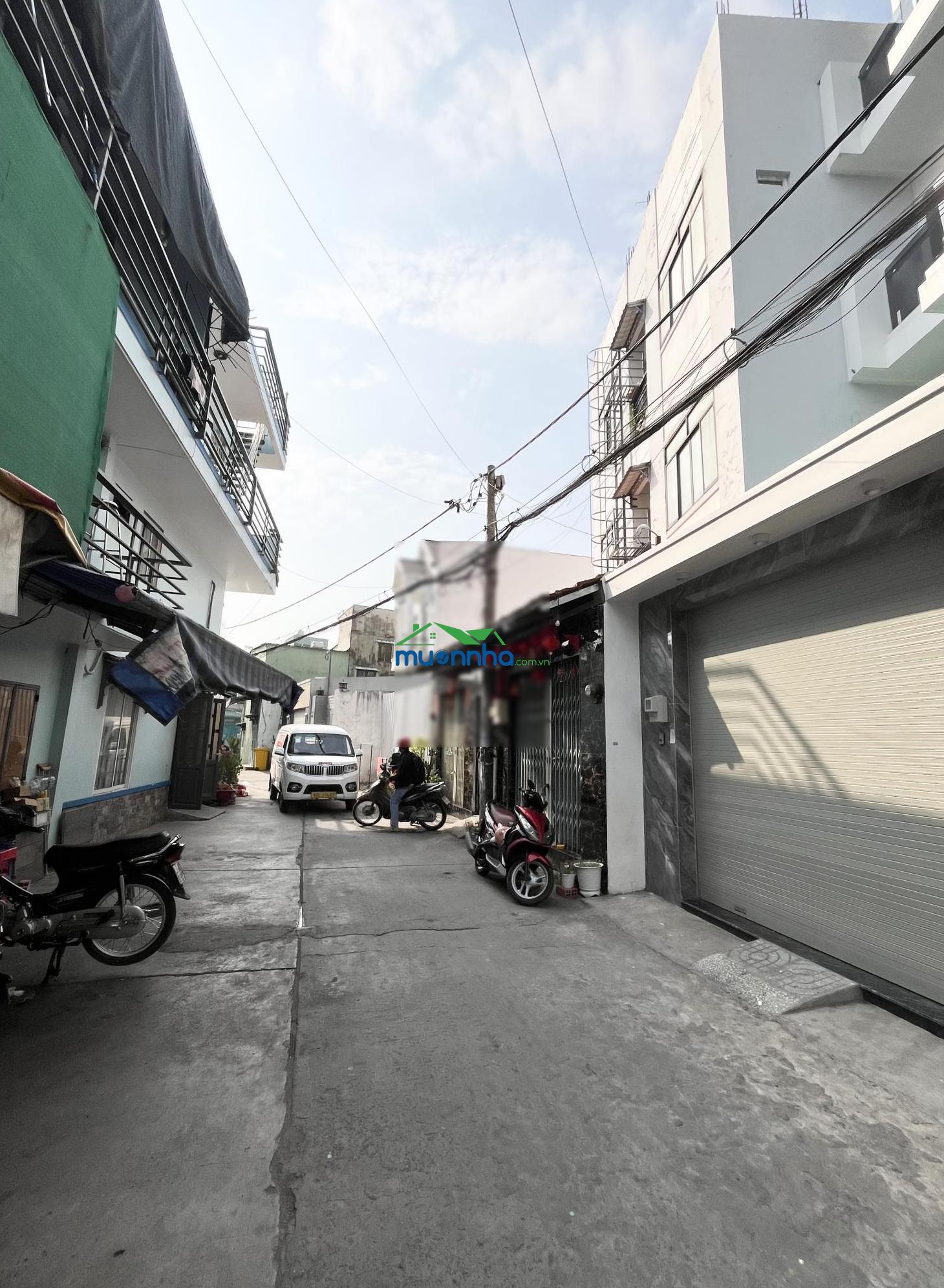 Nhà 5 tầng - 4x20m - gần chợ phú lâm - đường xe tải - tặng nội thất.