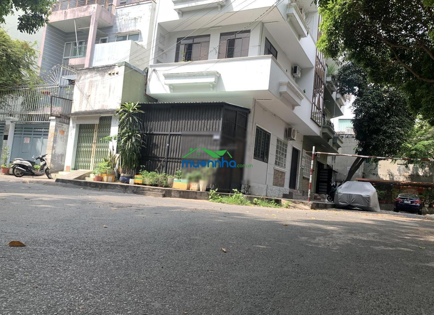 Nhà lô góc, sát landmark 81, giáp quận 1 hẻm 6m, 3 tầng 4pn, gần nguyễn hữu cảnh, dt 90m2 ngang 5m6 - 3