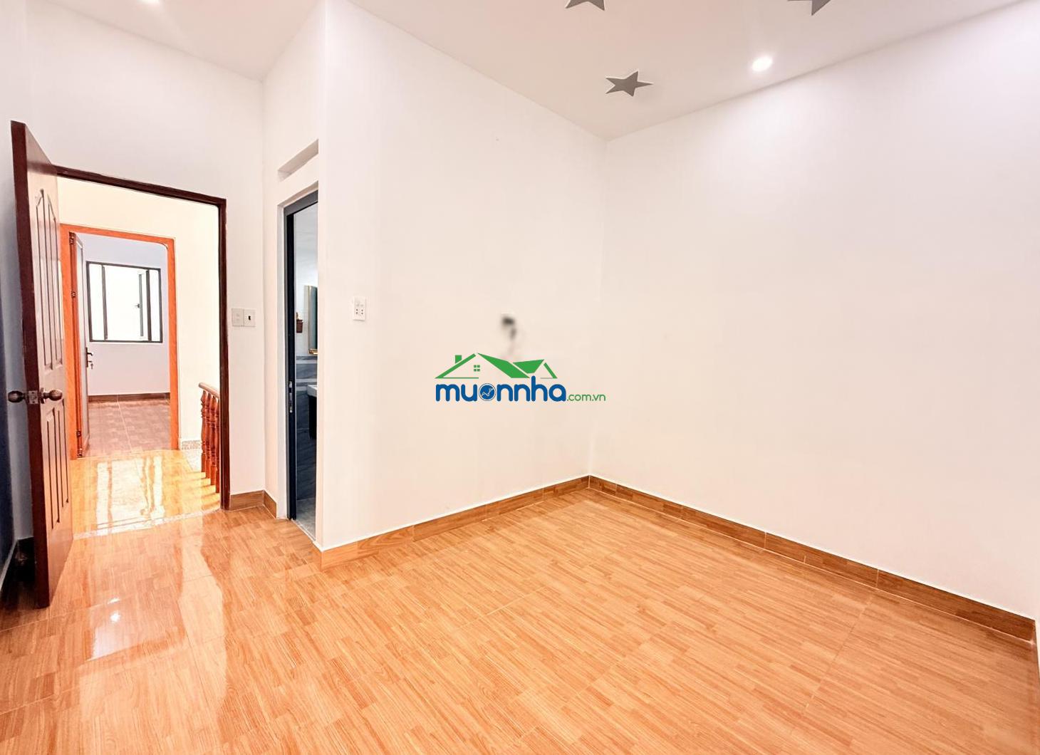 Nhà q12 sân ô tô - 4x19m - tô ngọc vân vào 100m - cách ql1a 300m - gần chợ minh phát sát gò vấp - 2