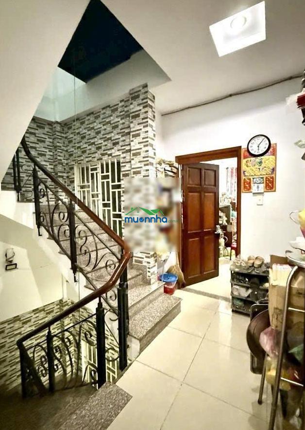 Chdv 5 tầng hẻm xe hơi tt q 7, gần q 4. dt 5*24, chỉ 13 t.ỷ.