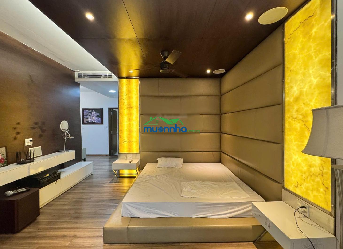 Bề ngang 6,5m! hẻm vip đường hai bà trưng & nguyễn hữu cầu - quận 3. 4tầng+9 phòng.hđt 65tr/tháng