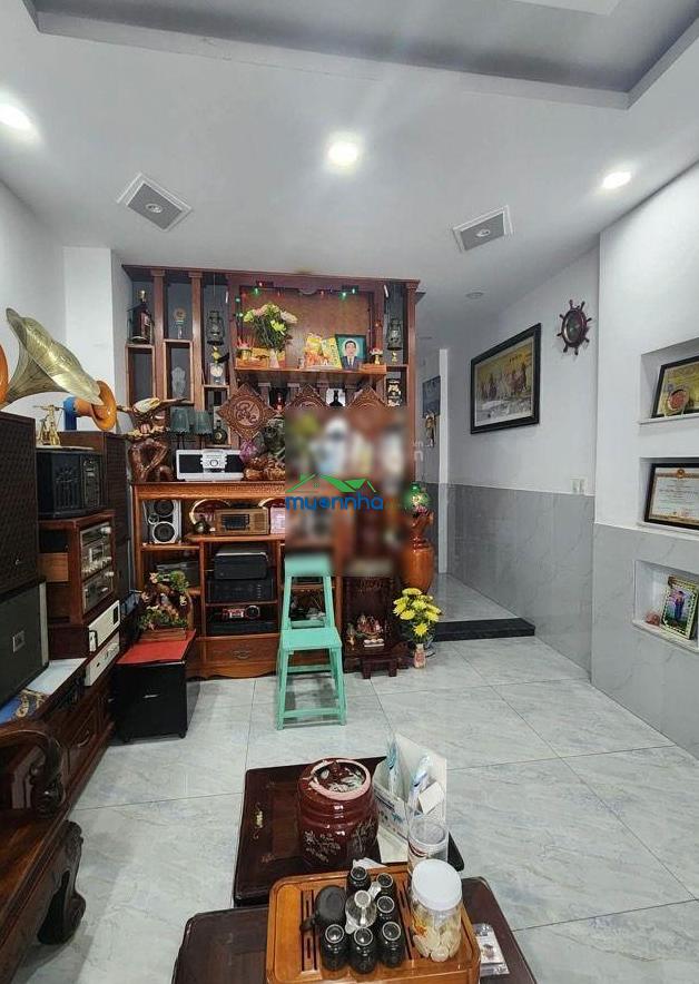 Nhà mới 3 tầng đẹp - chỉ xách valy vào ở - xh ngủ trong nhà nở hậu tài lộc - nhỉnh 9 tỷ - 4