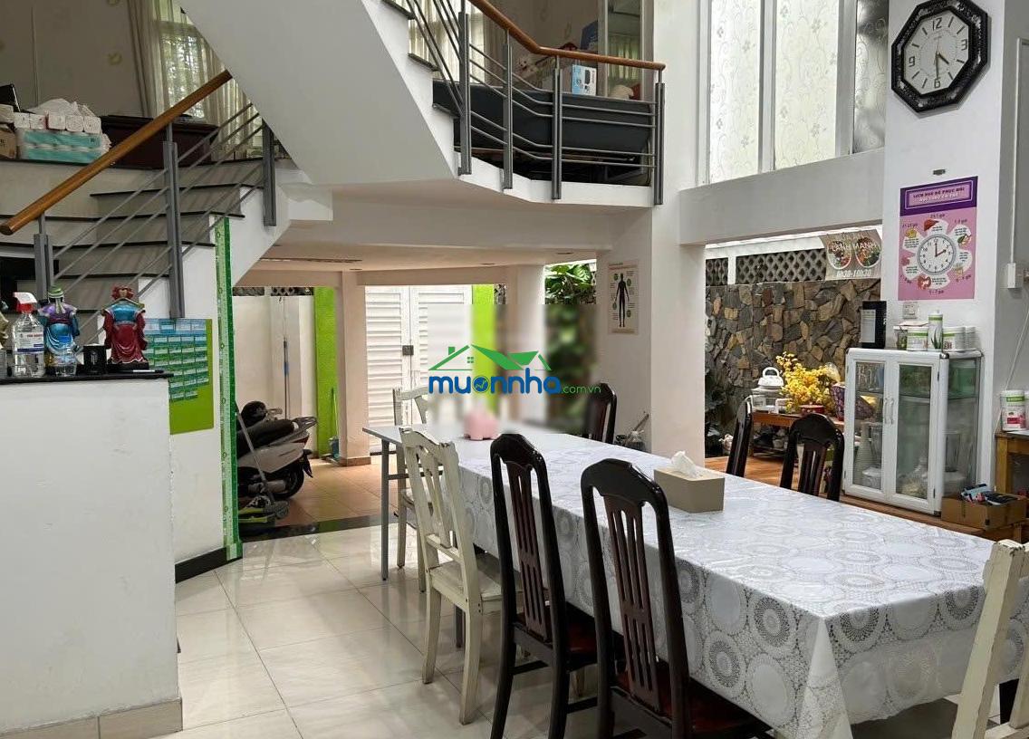 Biệt thự mini phú nhuận cách mt chỉ 3 căn nhà. vị trí giáp quận 1 - 1t 3l có 4 pn master rộng rãi