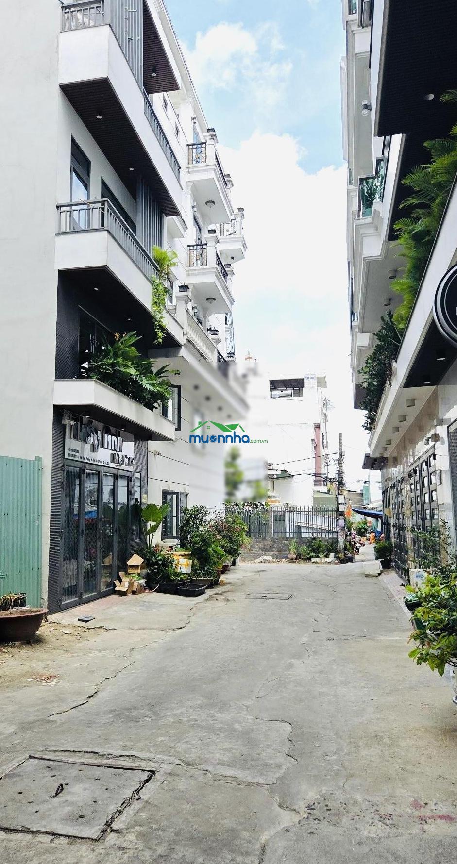 Bán nhà 4 tầng đẹp lung linh - gần chợ tân hương (tân phú) - dt 4 x 18m - đường 8m - giá chỉ - 3