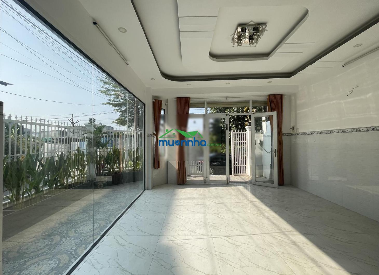 Bán nhà góc 2mặt tiền lê văn lương nhơn đức dt 93.7m2 4tầng nội thất cơ bản, sổ hồng, giá 8.1tỷ
