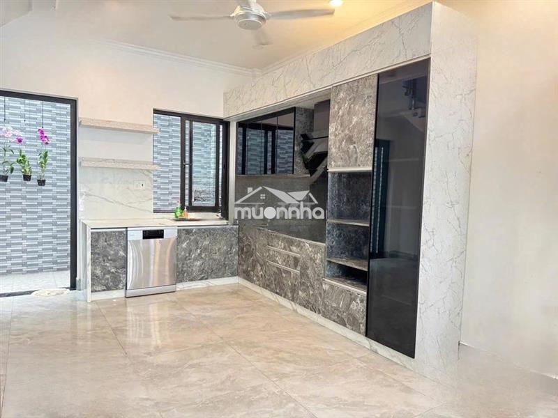 Bán gấp nhà quận 11 -gần khuông việt - 4 tầng -đầm sen 300m - 3 tỷ hơn