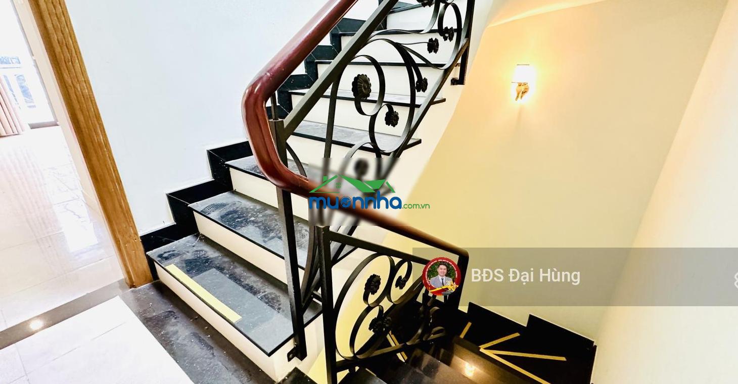 Nhỉnh 7 tỷ, 5 tầng, 4x15, gara ô tô 7 chỗ, 20m ra ô tô quay đầu, gần emart phan huy ích
