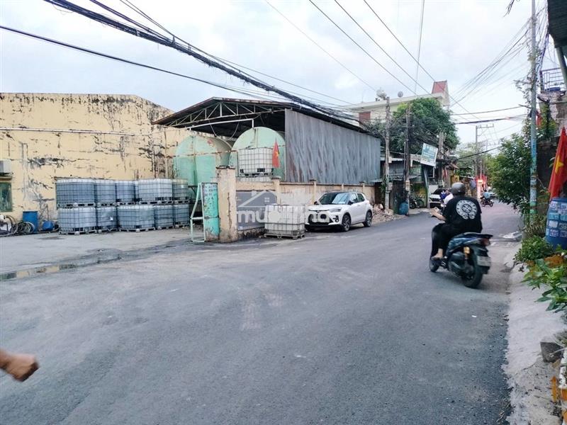 Cho thuê nhà ở + kho chứa hàng mặt tiền đường container