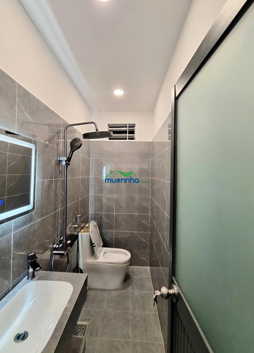 Kẹt tiền bán gấp nhà(shr) quốc lộ 1a ngay đại học nguyễn tất thành, 4x13, 2 tầng, 3pn