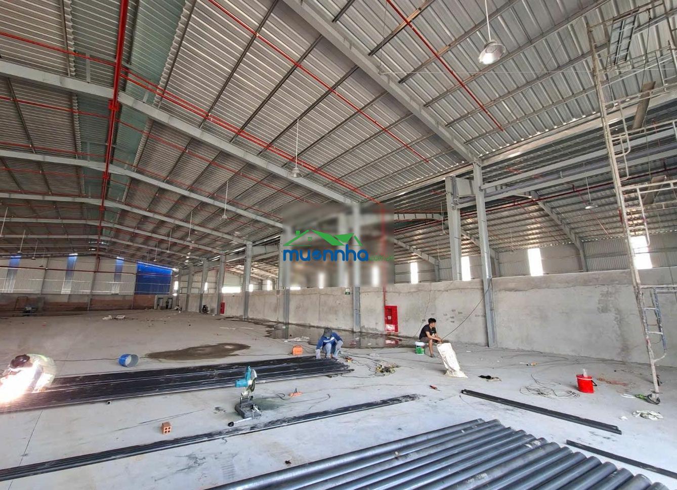 Cần cho thuê thuê nhà xưởng 2500m dĩ an giáp thủ đức. giấy tờ đầy đủ