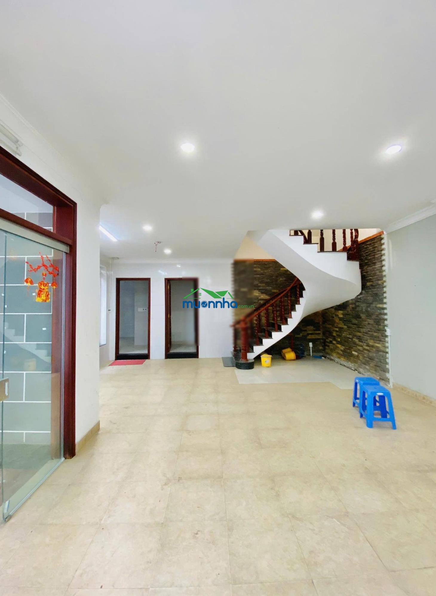 Bán nhà xô viết nghệ tĩnh đoạn 2 chiều, bình thạnh. 10m * 30m. giá 129tr/m2 thương lượng - 2