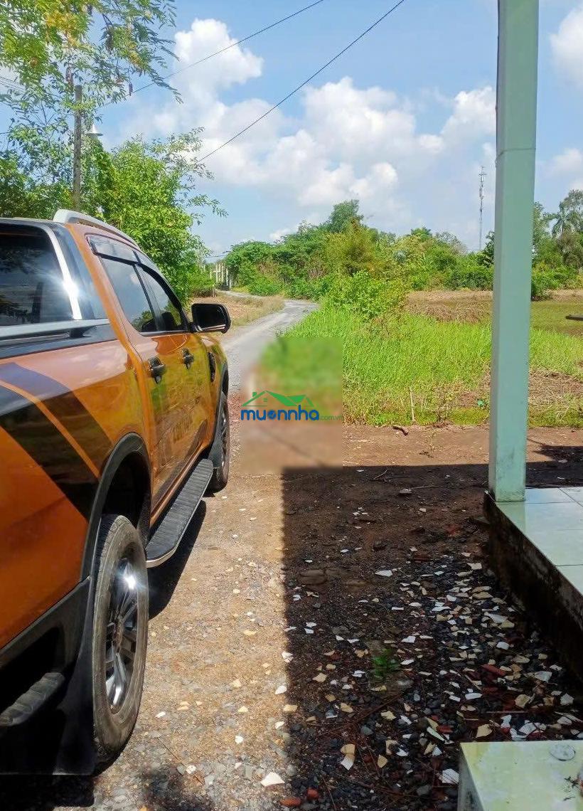 Bán nhà 650m2 thổ cư 300m2 xã hưng long giá 4.5tỷ - 2