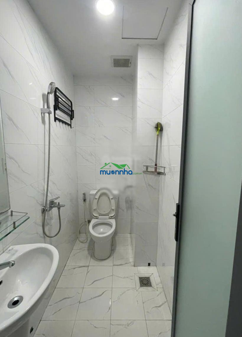 Tôi là chủ nhà: cần bán gấp chdv 80tr/th 11pn khép kín có thang máy hẻm ngắn xe hơi vào sát q1 200m - 3