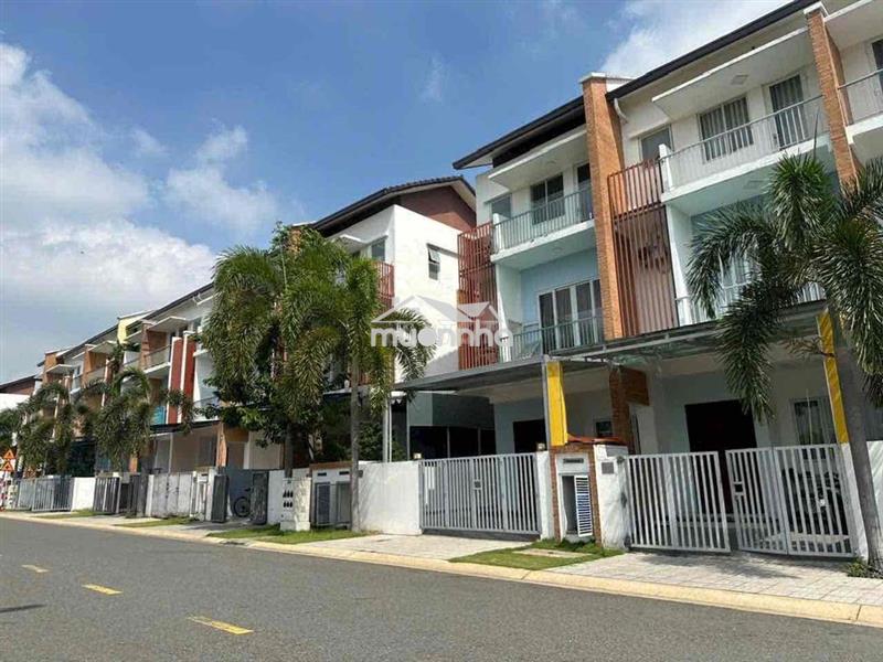 Cho thuê nhà phố suncasa hoà phú – vsip2 full nội thất