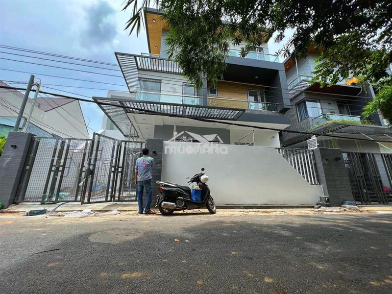 Biệt thự phú hoà -giáp chợ bình điềm , trường đại học tdm chỉ 6ty5