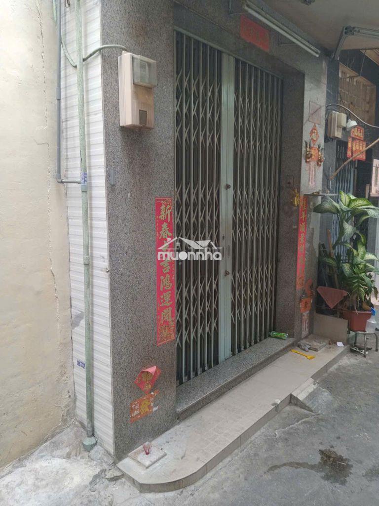 Chính chủ nhà trần quý . 4pn nhỏ. 2 vệ sinh ở trệt và sân thượng