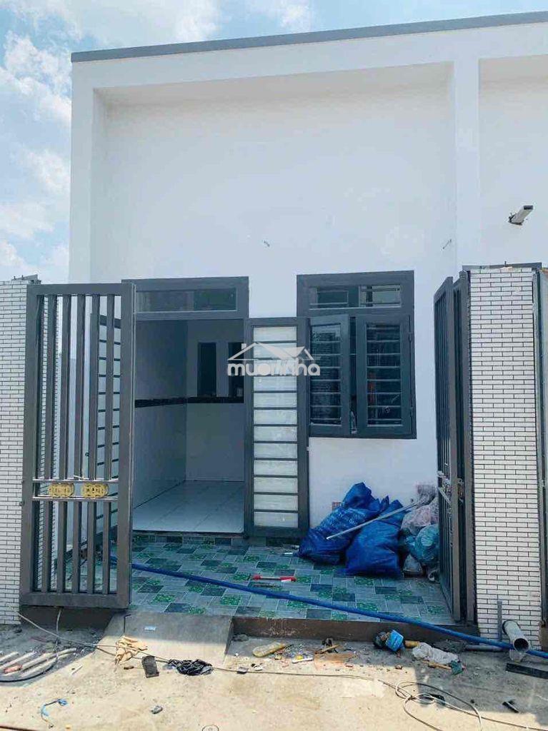 Nhà đang ở cần tiền bán gấp, đã có sổ chính chủ đứng tên