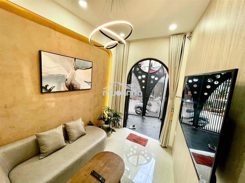 Bán nhà mt hẻm hoa đào , ô tô đỗ cửa. ở và kd phù hợp.