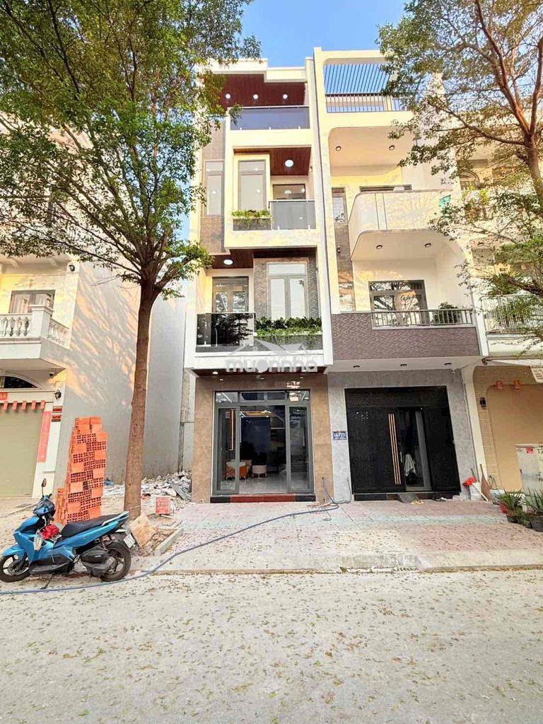 Nhà trục chính kdc lộc phát. kinh doanh được. thuận giao. gần aeon