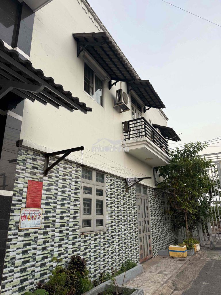 Cho thuê nhà mặt tiền nguyên căn