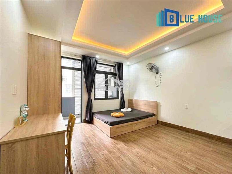 Căn hộ ban công mới xây, 30m2, đầy đủ nội thất ngay nguyễn văn quá