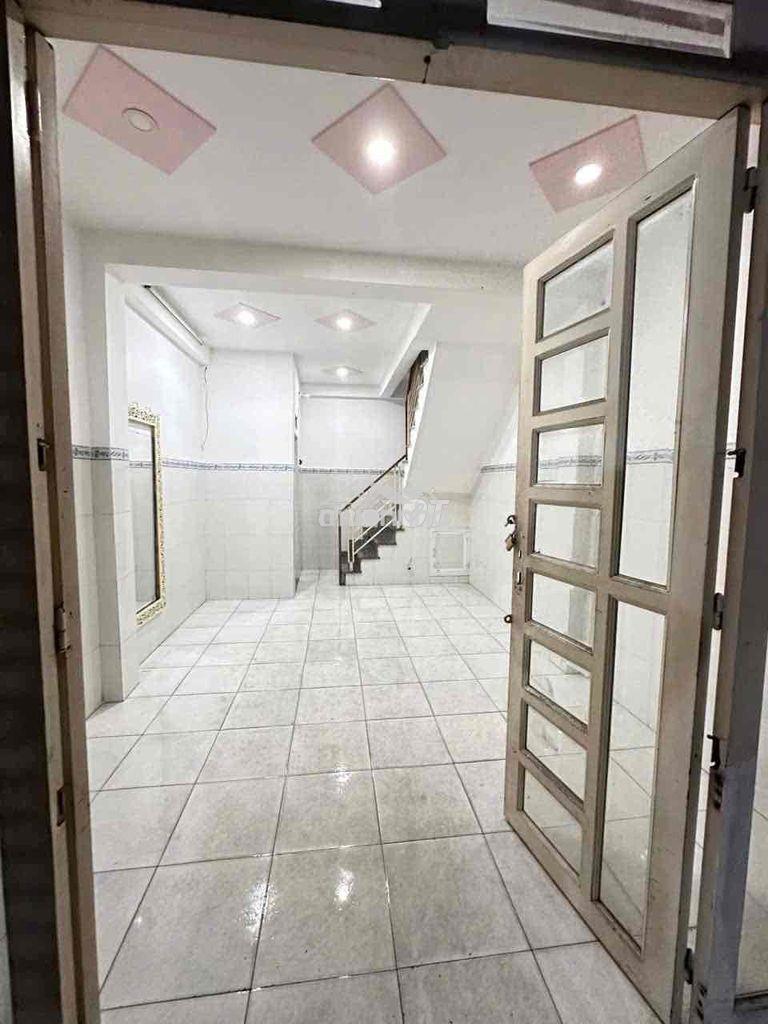 Nhà 1 trệt 2 lầu 2pn 3wc hẻm 487 huỳnh tấn phát gần kcx tân thuận