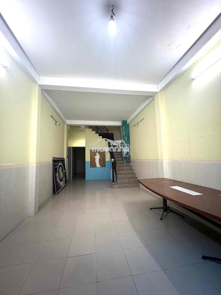 Nhà hẻm xe hơi 6pn5wc gần kênh nước đen giá tốt trong khu vực