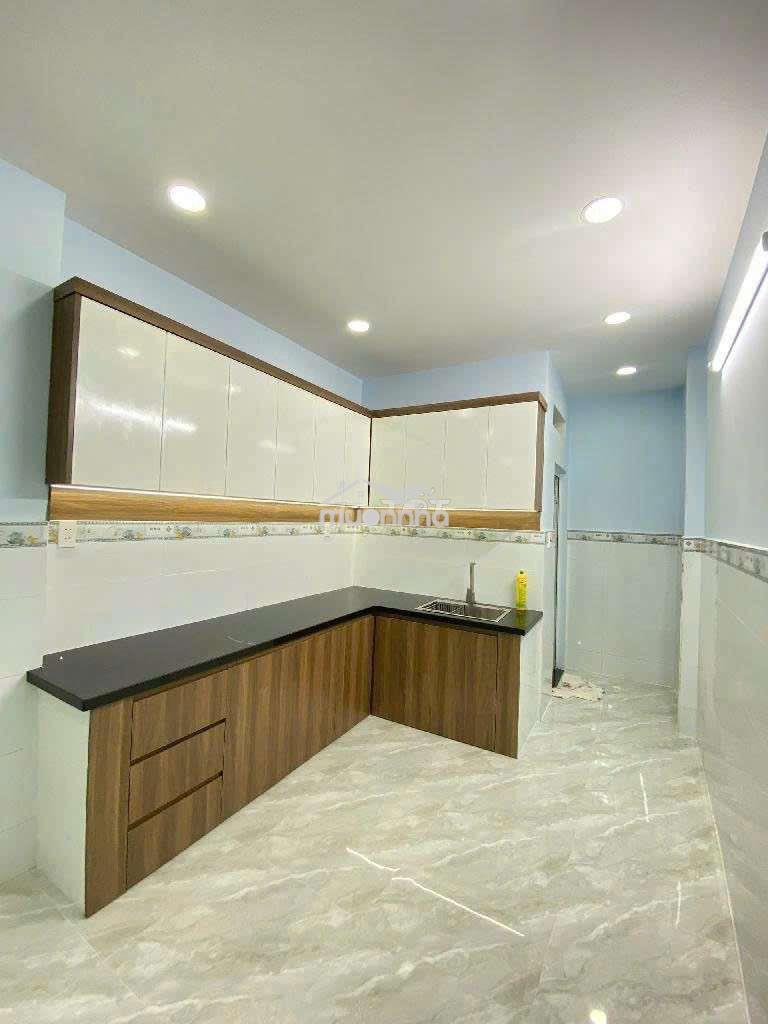 Nhà mới cho thuê nguyên căn p12 . dt 3x12,5.
giá thuê 9tr/ cọc 1 tháng - 3