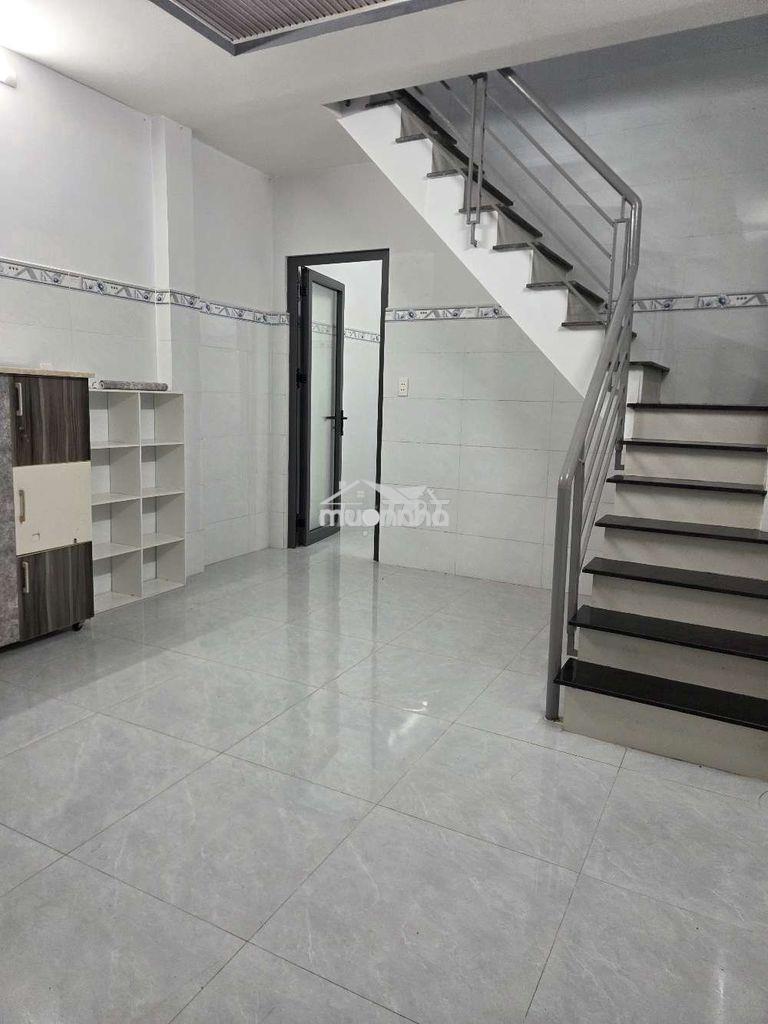 Nhà cho thue.hẻm 44 bùi van ba 