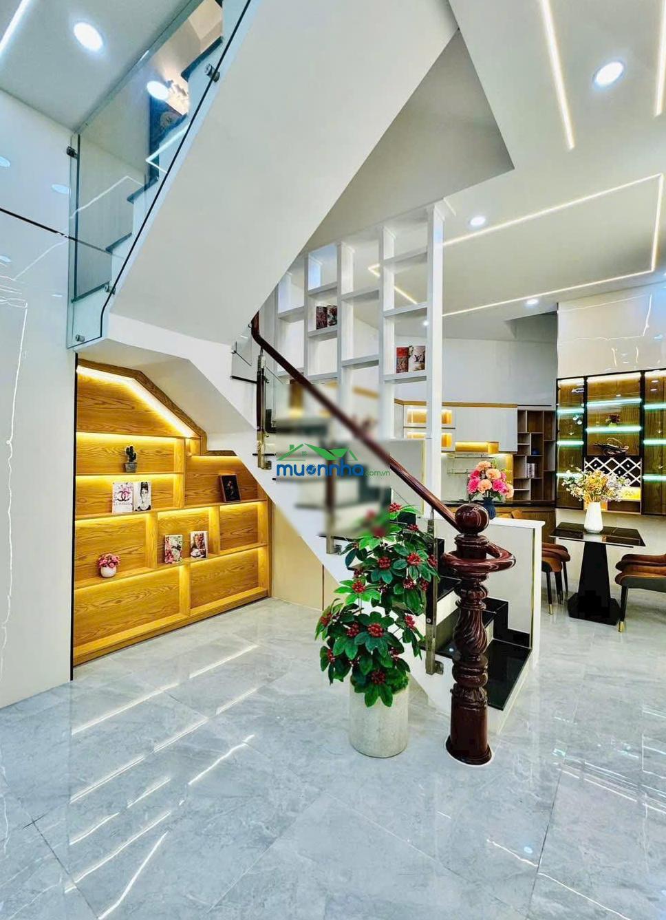 Chủ bán hơn 2 tỷ xíu. nhà hẻm xe hơi lê trực gần ung bướu. có nhà 48,2m2 xây 3 tầng 4pn, sổ sẵn - 4