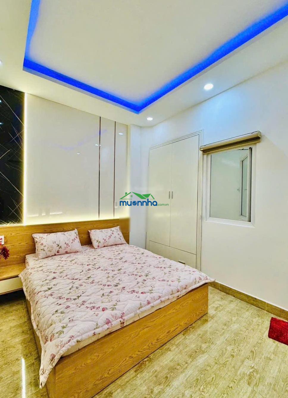 Chủ bán hơn 2 tỷ xíu. nhà hẻm xe hơi lê trực gần ung bướu. có nhà 48,2m2 xây 3 tầng 4pn, sổ sẵn