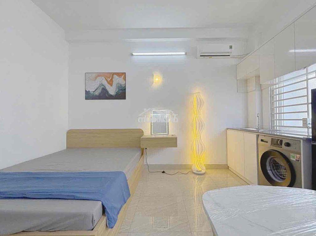 Studio ban công cực thoáng - 30m2 - nthat mới ngay vòng xoay dân chủ - 3