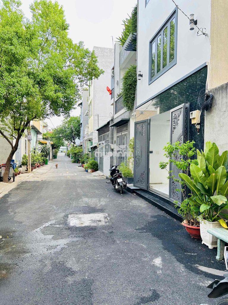 Nhà 3 tầng ngang 5 bề thế- đg 7m nhựa - giá cực hời mà lại ngay ngã tư