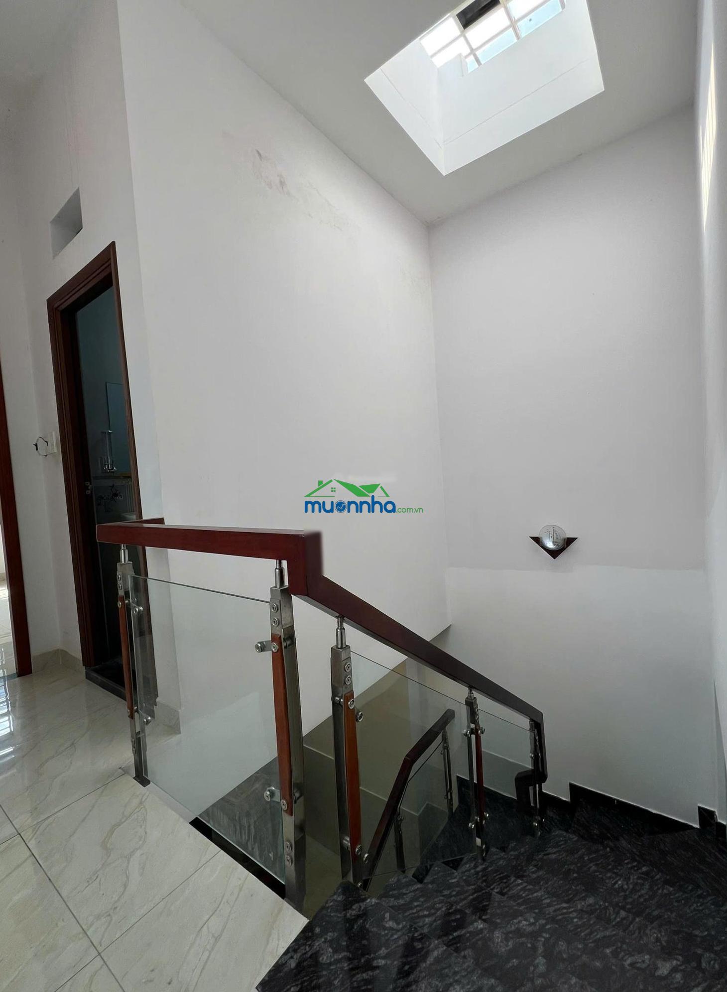 Bán nhà hẻm xe hơi lê trọng tấn - tân phú