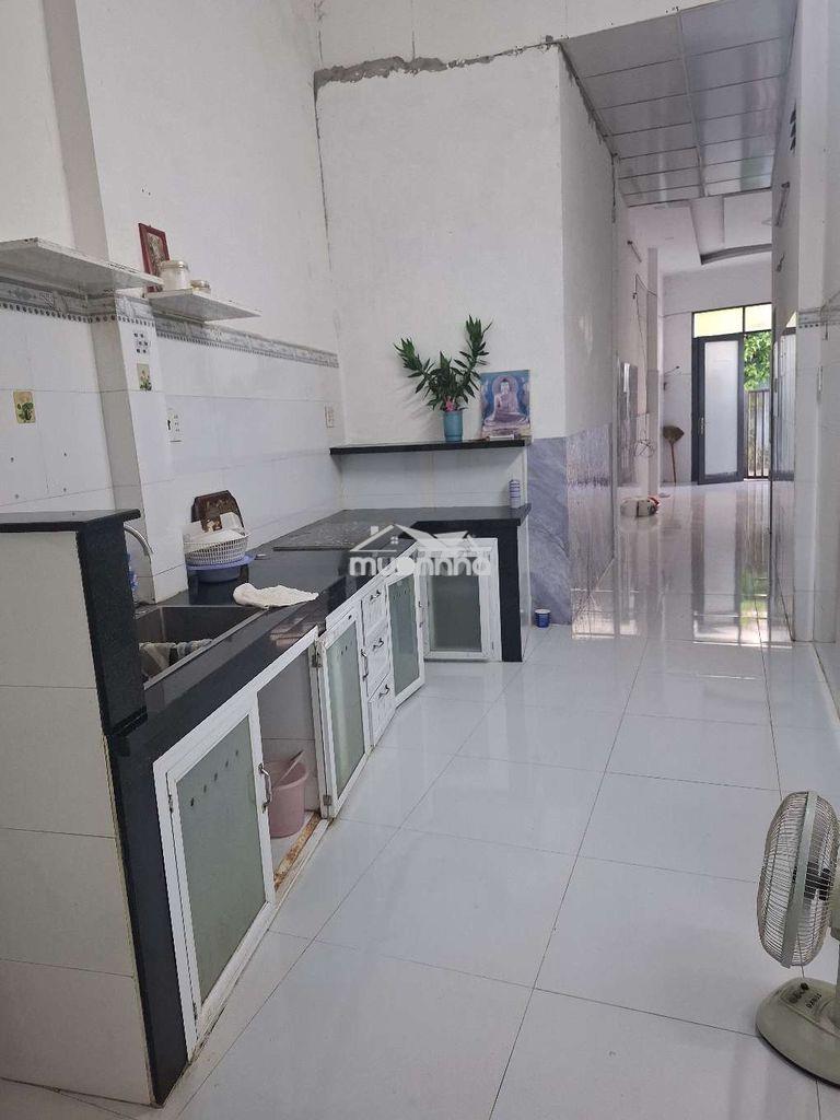 Cần bán nhà ở gần chợ lô đất, nhà bè - 4